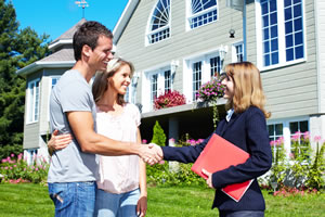 //insurance.websitendesign.com/wp-content/uploads/insurance-house-agent.jpg